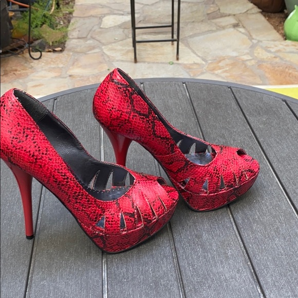 ❤️❤️Snake Skin Open Toe Pumps❤️❤️ - Picture 6 of 6